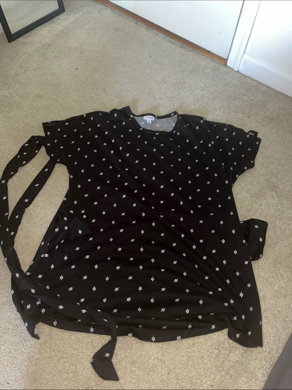 LuLaRoe Black Short Sleeve Top with White Floral Print